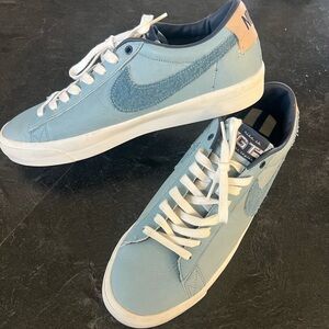 Men’s Nike Blazer low GT SB light denim sneakers.